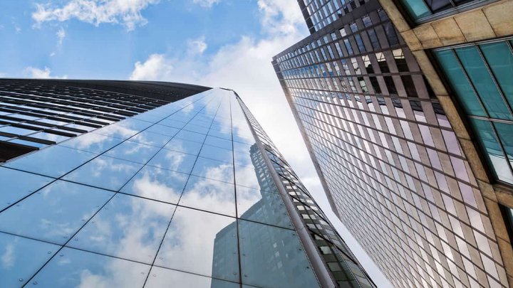 Aankoop: een kleine bank met grote winsten